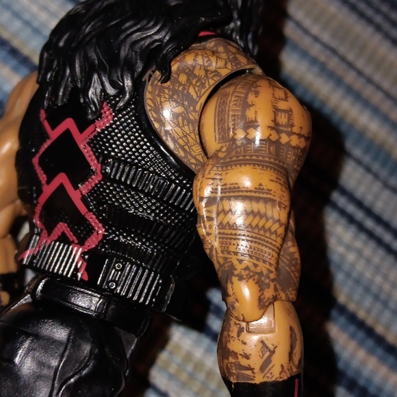 WWE Roman Reigns Action Figure - Picture 6 of 7
